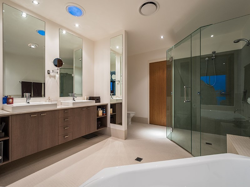 110 Sir Bruce Small Blvd, Benowa QLD 4217