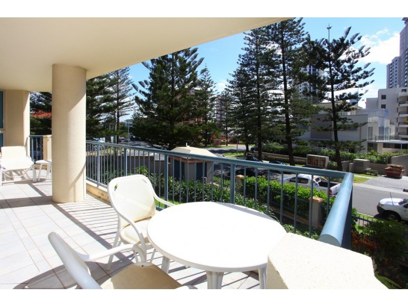 4 ‘Oceana on Broadbeach’ 100 Old Burleigh Road, Broadbeach QLD 4218