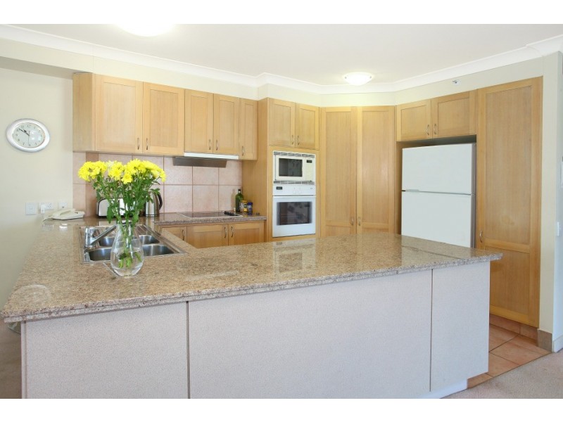 4 ‘Oceana on Broadbeach’ 100 Old Burleigh Road, Broadbeach QLD 4218