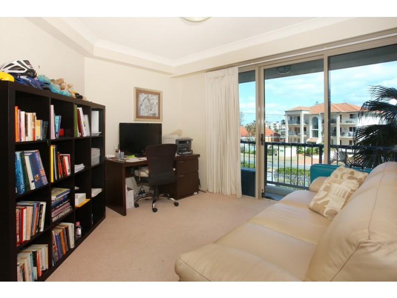 4 ‘Oceana on Broadbeach’ 100 Old Burleigh Road, Broadbeach QLD 4218