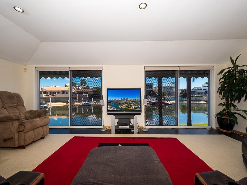 24 The Lido, Isle Of Capri QLD 4217