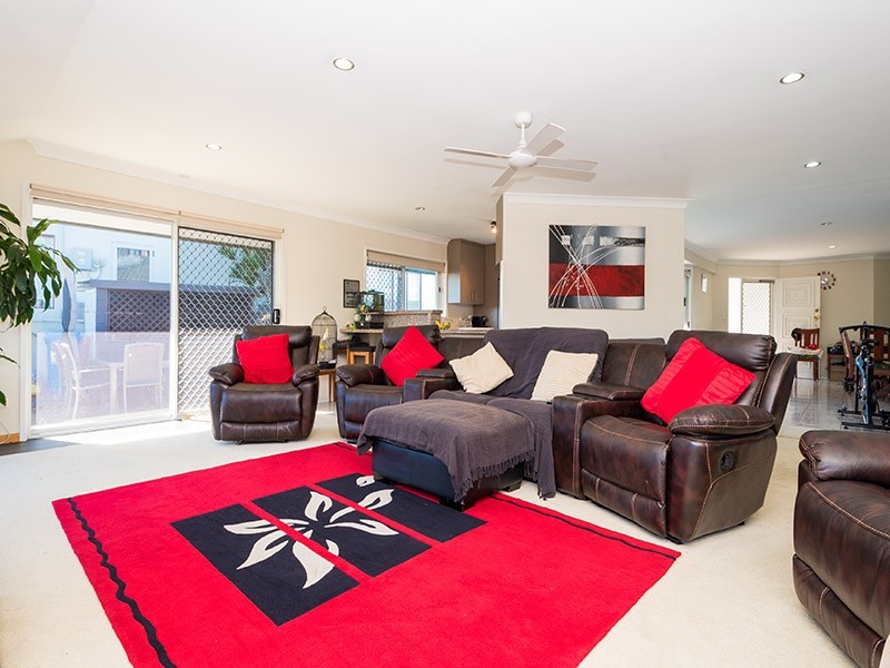 24 The Lido, Isle Of Capri QLD 4217