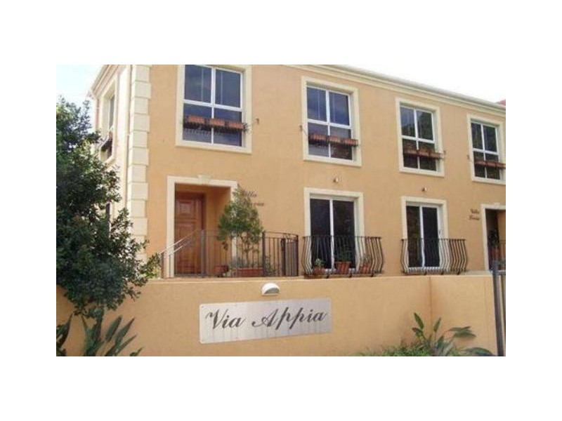 3/47 Chelsea Ave, Broadbeach QLD 4218