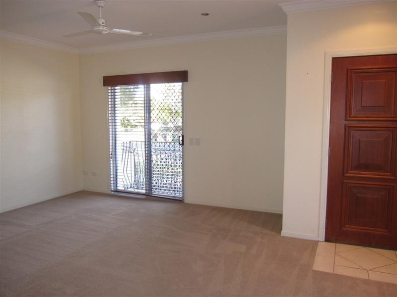 3/47 Chelsea Ave, Broadbeach QLD 4218