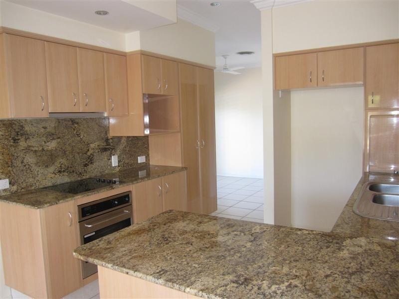 3/47 Chelsea Ave, Broadbeach QLD 4218