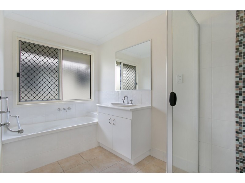9 Tralee Court, Carrara QLD 4211