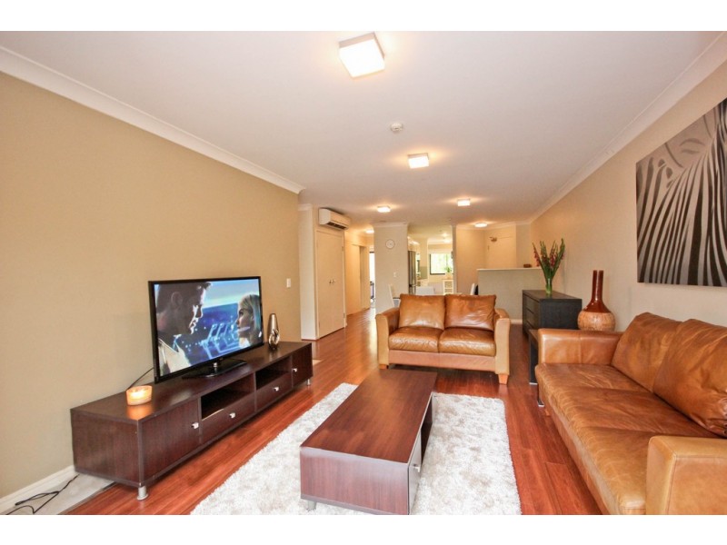 E5/1 Great Hall Drive, Miami QLD 4220