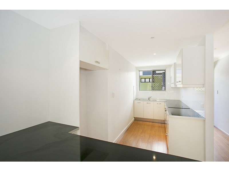 5 ‘Athena’ 21 First Avenue, Broadbeach QLD 4218