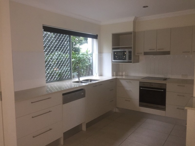 4/5-7 Aruma Street, Chevron Island QLD 4217