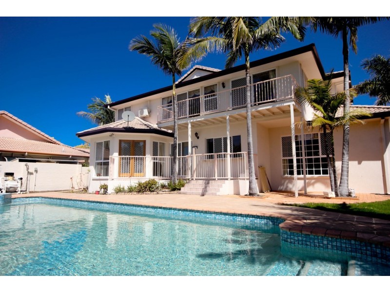 10 Wollundry Place, Mermaid Waters QLD 4218