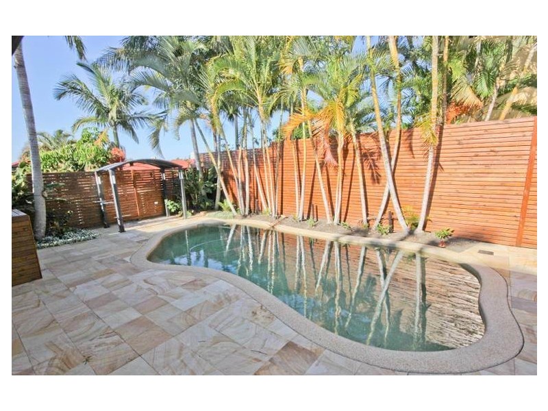 60 Sea Eagle Drive, Burleigh Waters QLD 4220