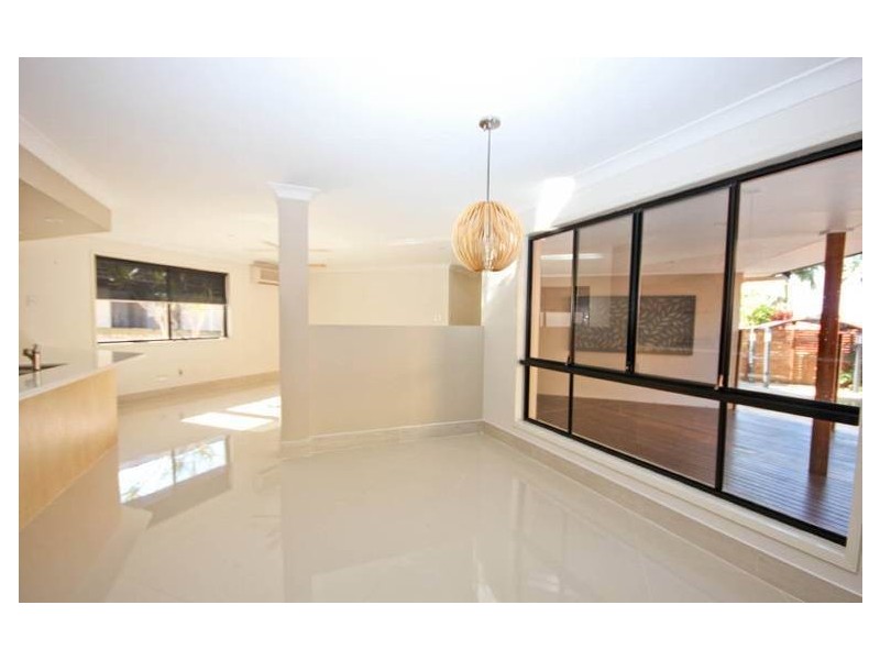 60 Sea Eagle Drive, Burleigh Waters QLD 4220