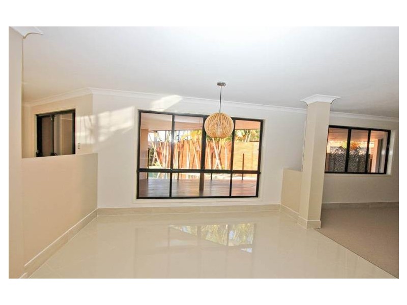 60 Sea Eagle Drive, Burleigh Waters QLD 4220