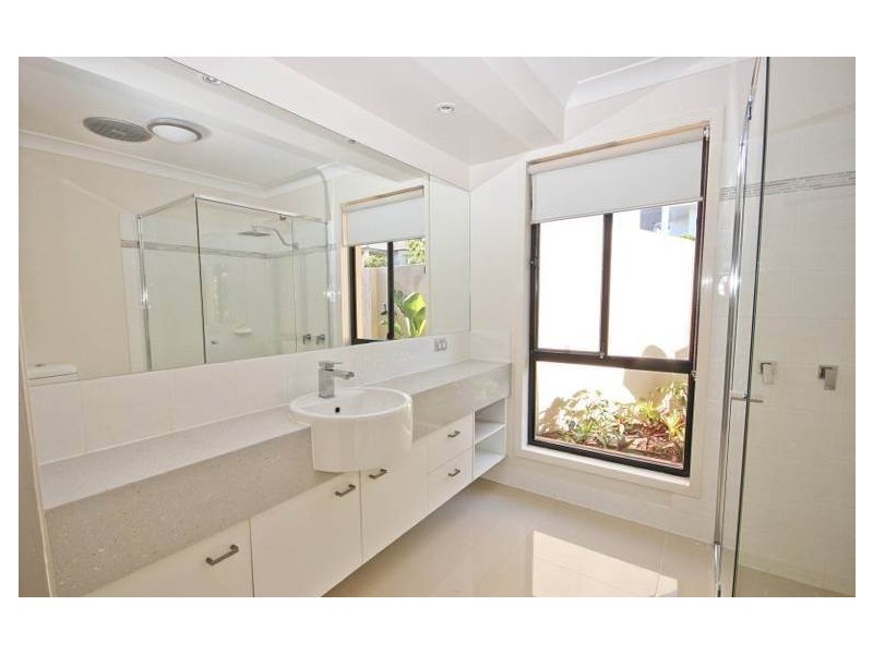 60 Sea Eagle Drive, Burleigh Waters QLD 4220