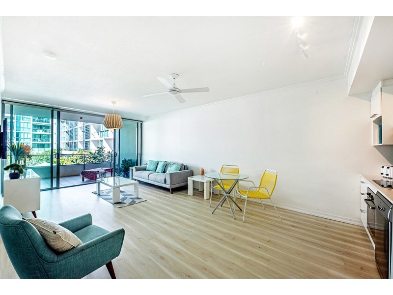 2111 ‘Freshwater Point’ 33 TE Peters Drive, Broadbeach Waters QLD 4218
