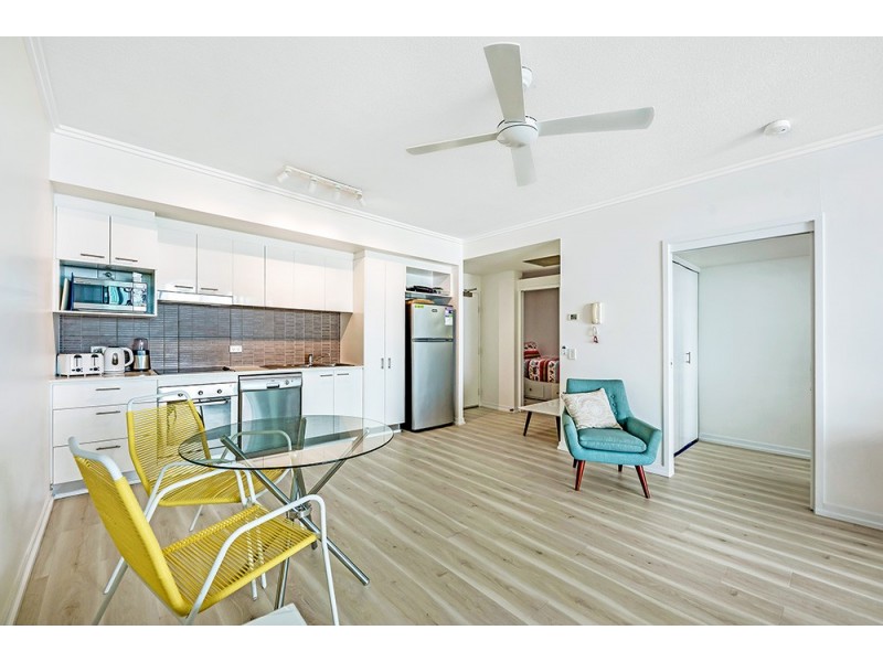 2111 ‘Freshwater Point’ 33 TE Peters Drive, Broadbeach Waters QLD 4218