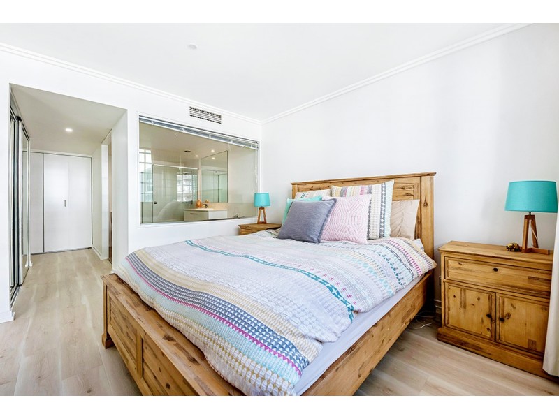 2111 ‘Freshwater Point’ 33 TE Peters Drive, Broadbeach Waters QLD 4218