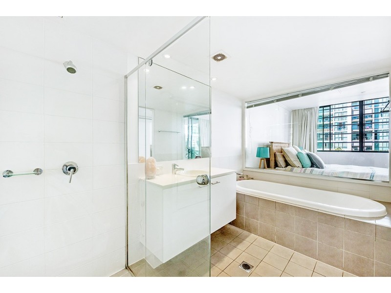 2111 ‘Freshwater Point’ 33 TE Peters Drive, Broadbeach Waters QLD 4218