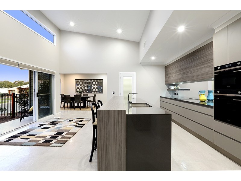 34 Kuranga Avenue, Southport QLD 4215
