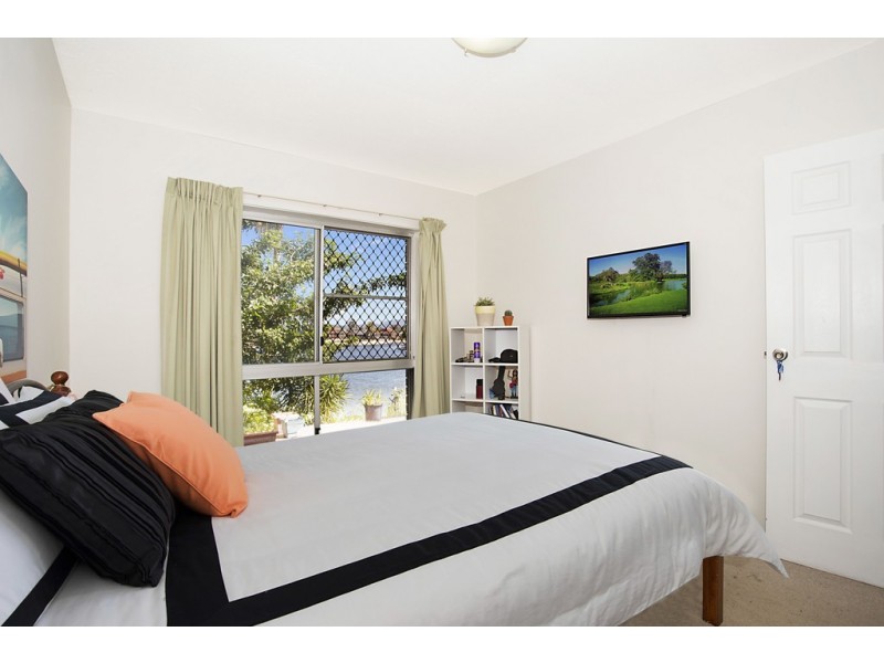 1/14 Orvieto Avenue, Mermaid Waters QLD 4218