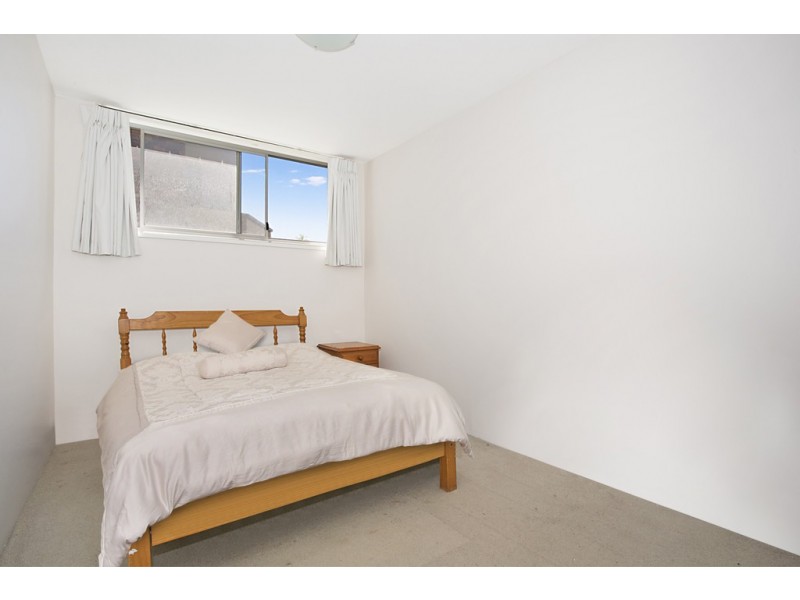 1/14 Orvieto Avenue, Mermaid Waters QLD 4218