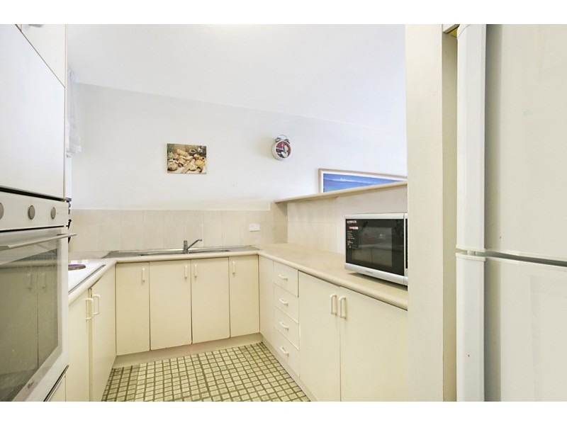 1/14 Orvieto Avenue, Mermaid Waters QLD 4218