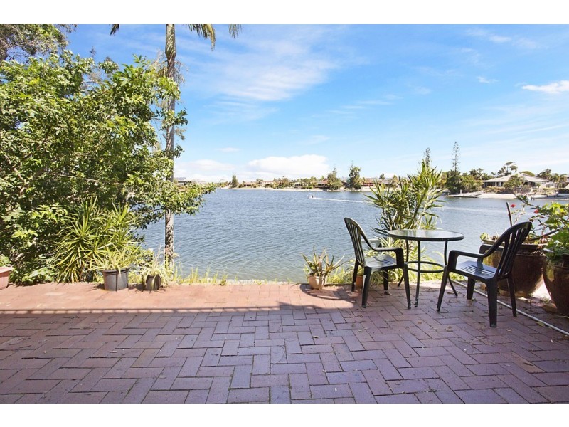 1/14 Orvieto Avenue, Mermaid Waters QLD 4218