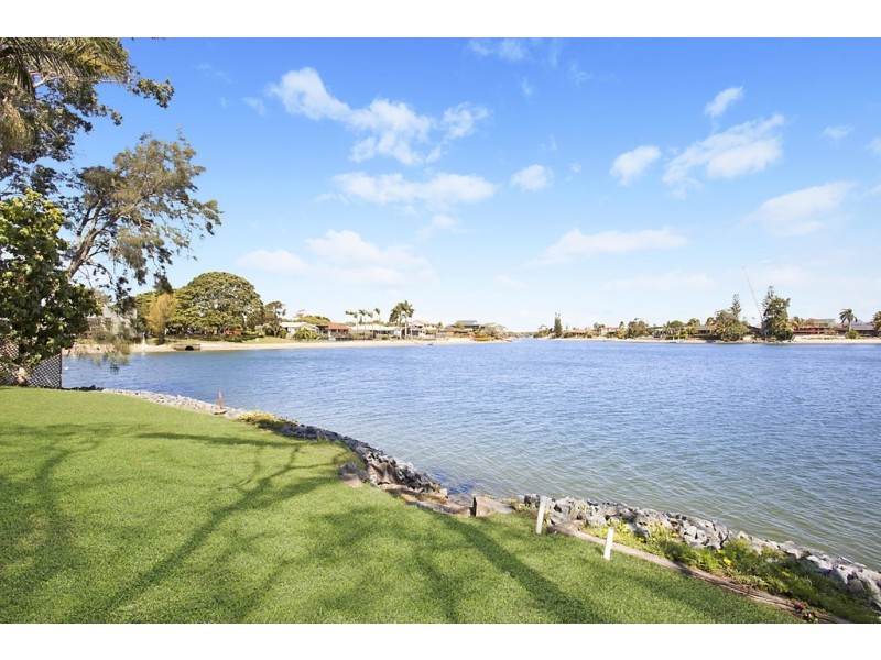1/14 Orvieto Avenue, Mermaid Waters QLD 4218