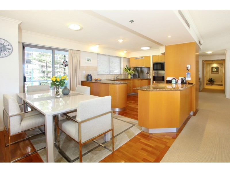 4D ‘La Sabbia’ 74 Old Burleigh Road, Surfers Paradise QLD 4217