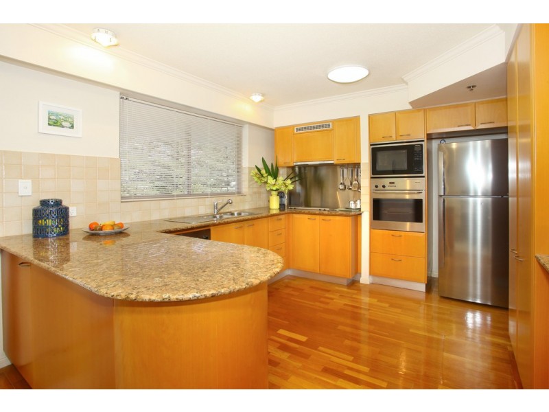 4D ‘La Sabbia’ 74 Old Burleigh Road, Surfers Paradise QLD 4217