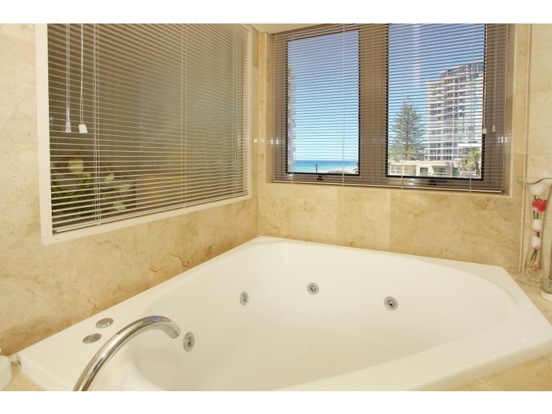 4D ‘La Sabbia’ 74 Old Burleigh Road, Surfers Paradise QLD 4217