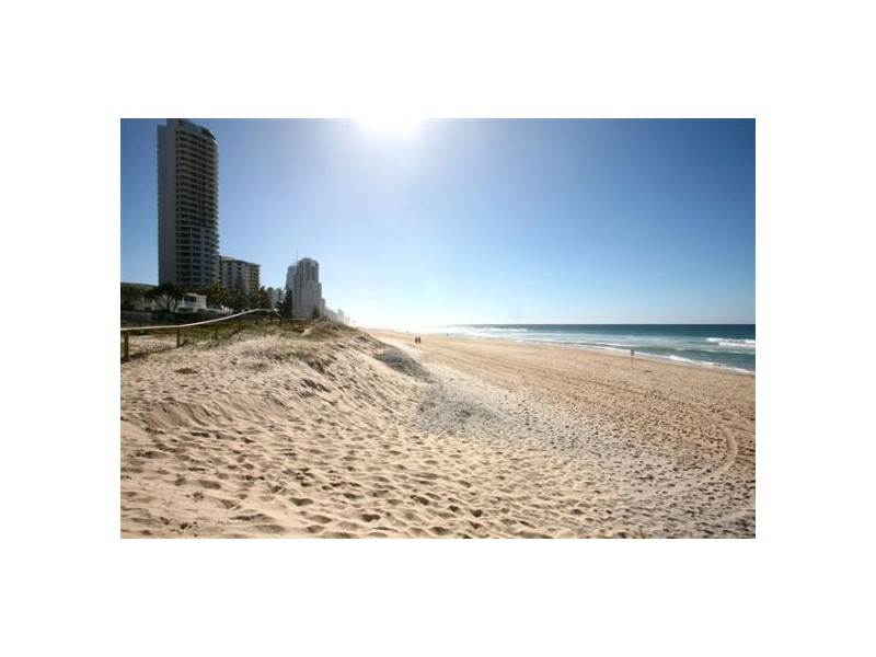 4D ‘La Sabbia’ 74 Old Burleigh Road, Surfers Paradise QLD 4217