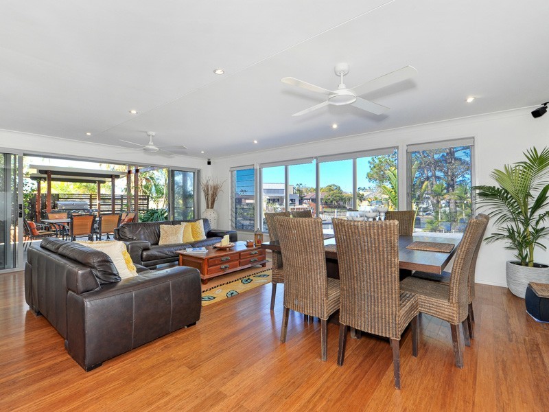 2 Laurel Court, Sorrento QLD 4217