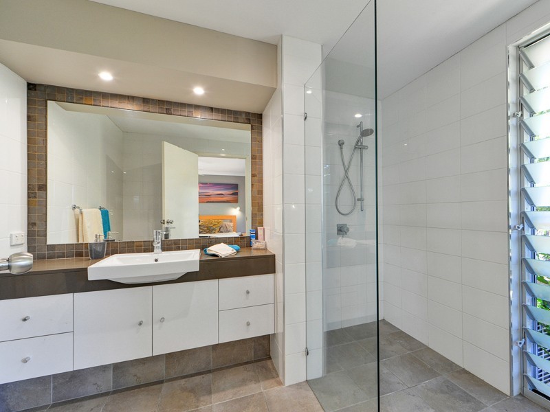 2 Laurel Court, Sorrento QLD 4217