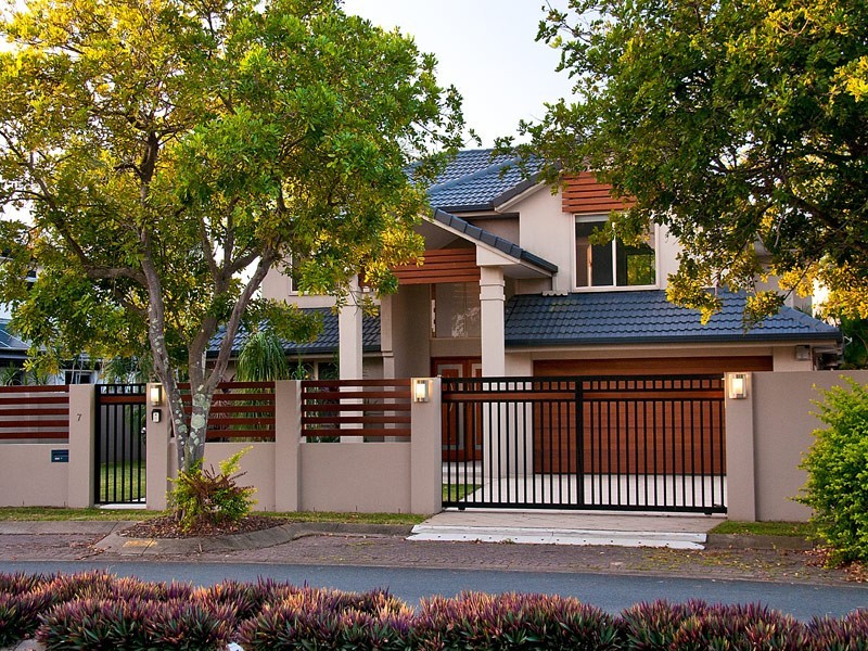 7 Clipper Boulevard, Clear Island Waters QLD 4226