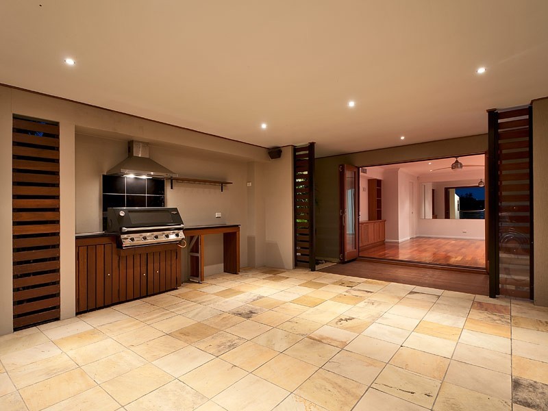 7 Clipper Boulevard, Clear Island Waters QLD 4226