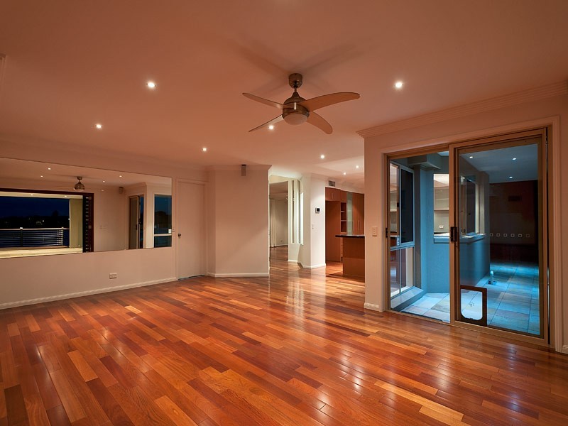 7 Clipper Boulevard, Clear Island Waters QLD 4226