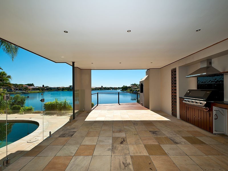 7 Clipper Boulevard, Clear Island Waters QLD 4226