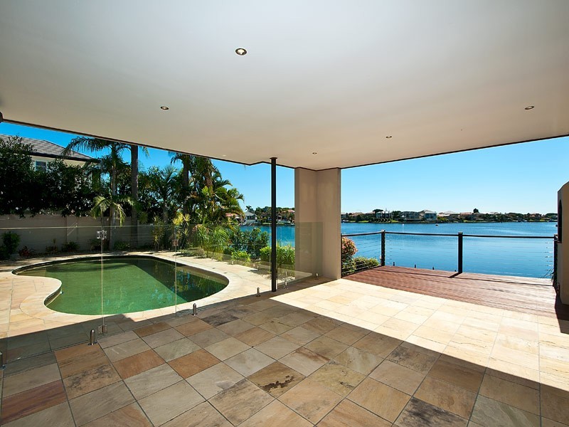 7 Clipper Boulevard, Clear Island Waters QLD 4226