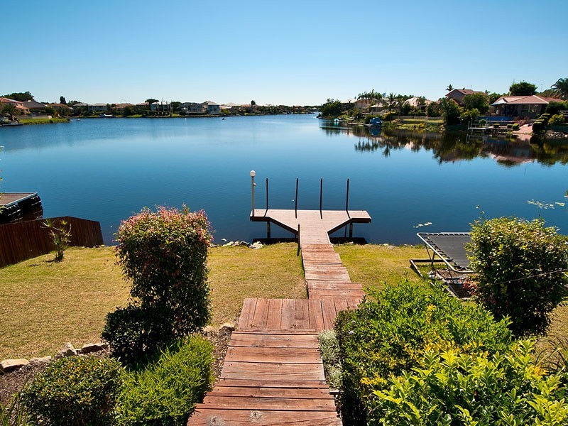 7 Clipper Boulevard, Clear Island Waters QLD 4226