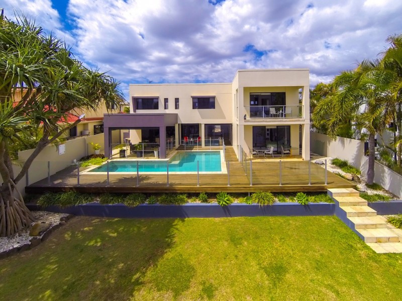 142 Sir Bruce Small Boulevard, Benowa Waters QLD 4217