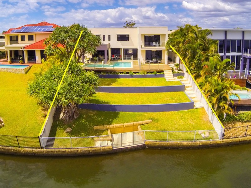 142 Sir Bruce Small Boulevard, Benowa Waters QLD 4217