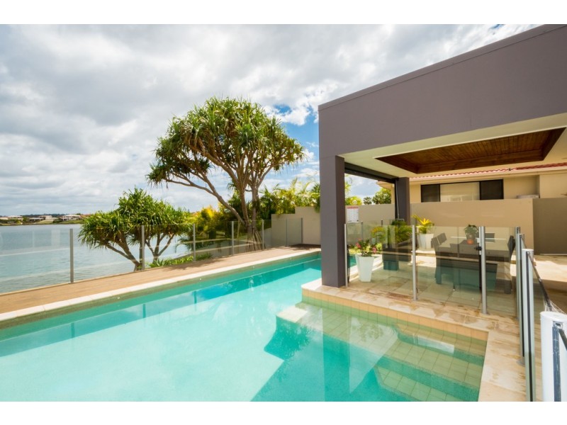 142 Sir Bruce Small Boulevard, Benowa Waters QLD 4217