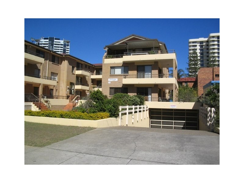 1/133 Old Burleigh Road, Broadbeach QLD 4218