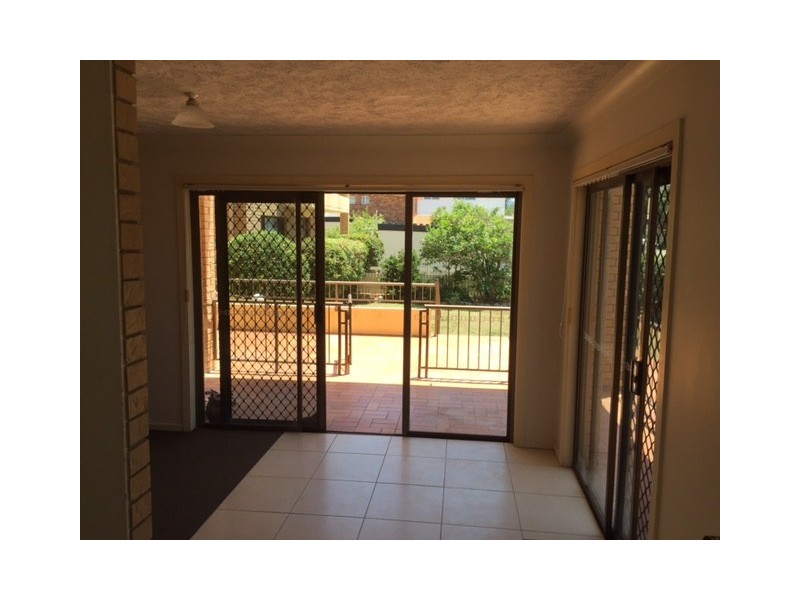 1/133 Old Burleigh Road, Broadbeach QLD 4218