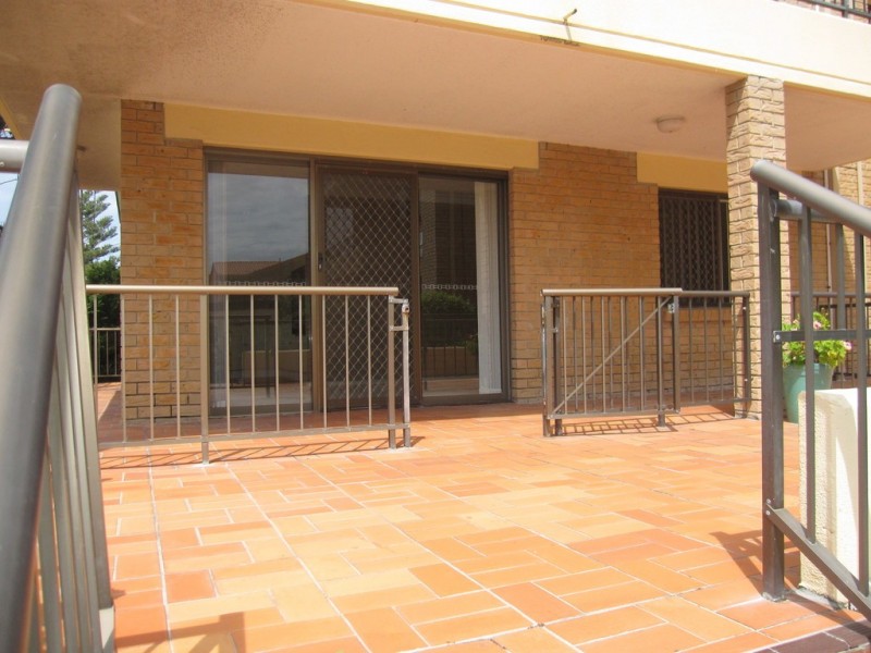 1/133 Old Burleigh Road, Broadbeach QLD 4218