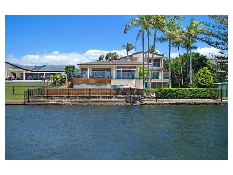 18 Garden Grove, Carrara QLD 4211