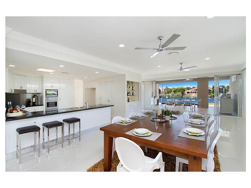 18 Garden Grove, Carrara QLD 4211