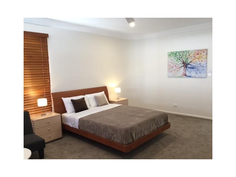 18 Garden Grove, Carrara QLD 4211