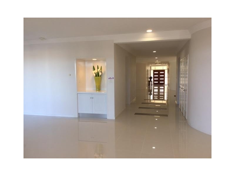 18 Garden Grove, Carrara QLD 4211